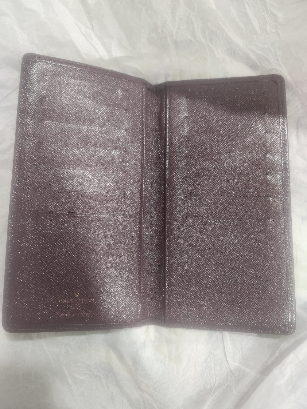 Louis Vuitton Taiga leather long wallet. - Picture 11 of 15